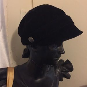 Like New! black velvet newsboy cap